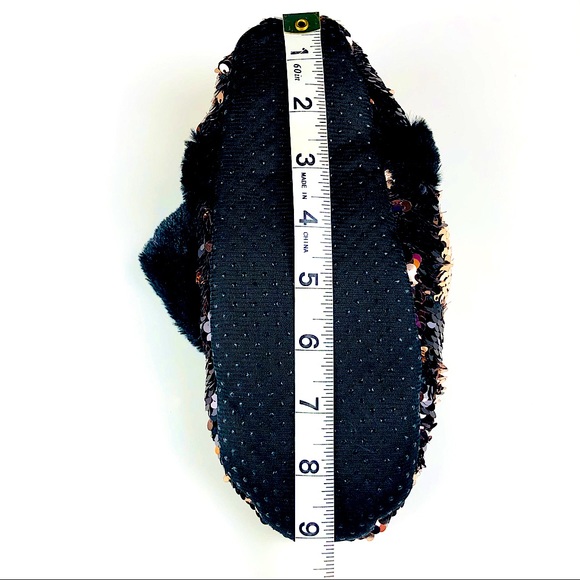 Black and Gold reversible sequin boot slippers - Picture 5 of 6
